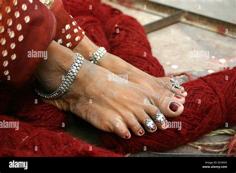 indian feet women